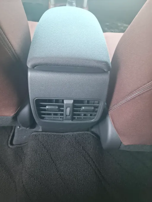 2024 Toyota Corolla Cross XLE HEV 