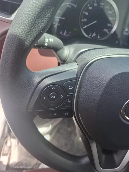 2024 Toyota Corolla Cross XLE HEV 