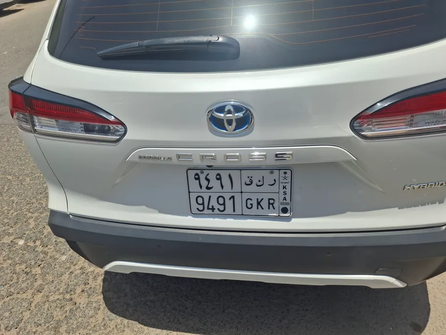 2024 Toyota Corolla Cross XLE HEV 