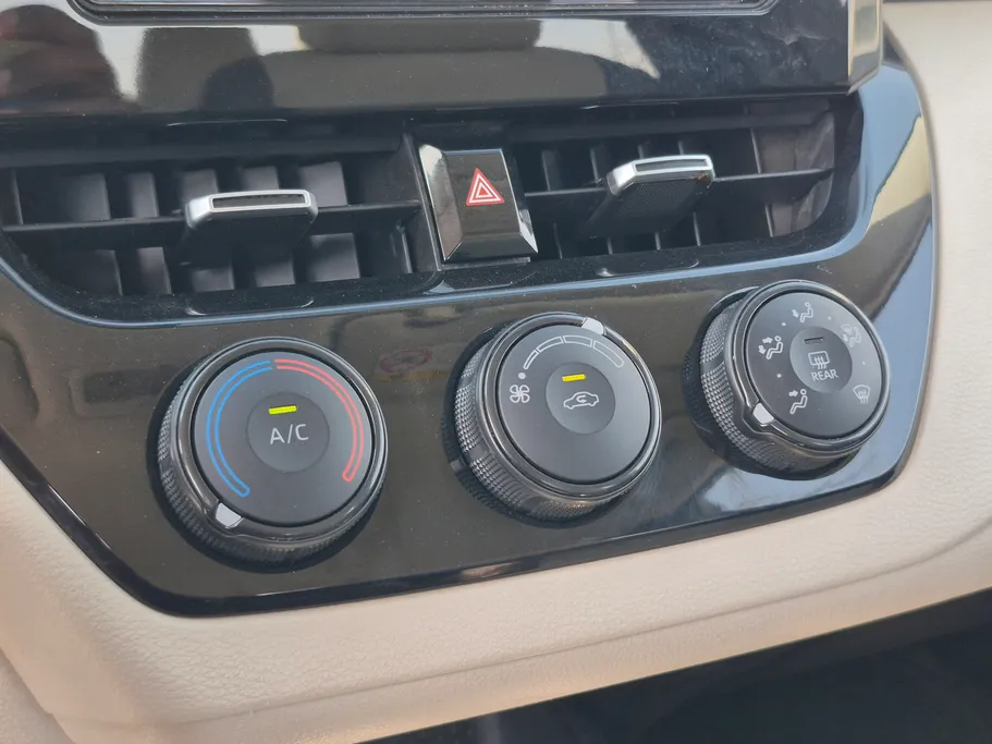 2024 تويوتا Corolla XLI 