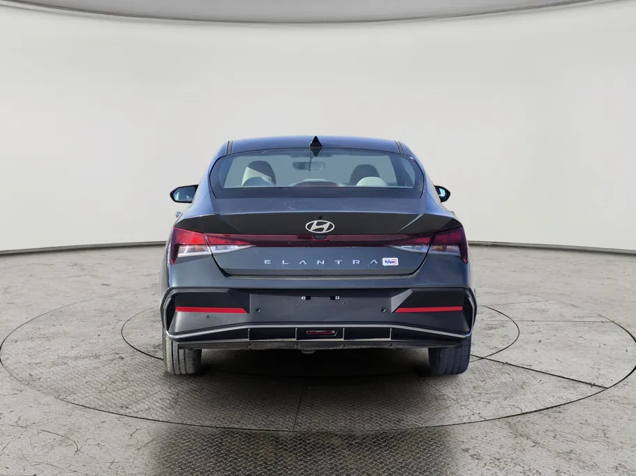 2024 Hyundai Elantra Smart 