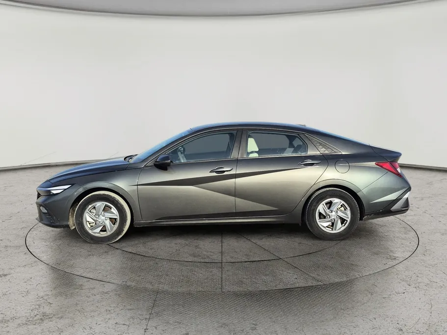 2024 Hyundai Elantra Smart 