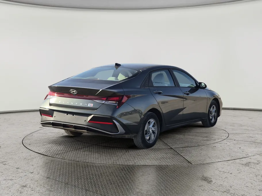 2024 Hyundai Elantra Smart 