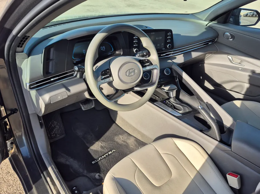 2024 Hyundai Elantra Smart 