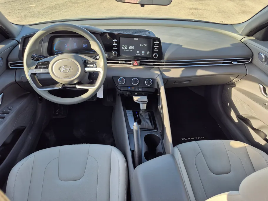 2024 Hyundai Elantra Smart 