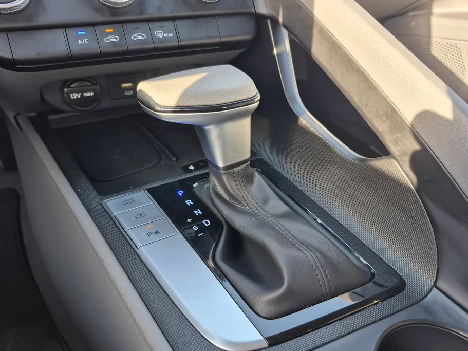 2024 Hyundai Elantra Smart 