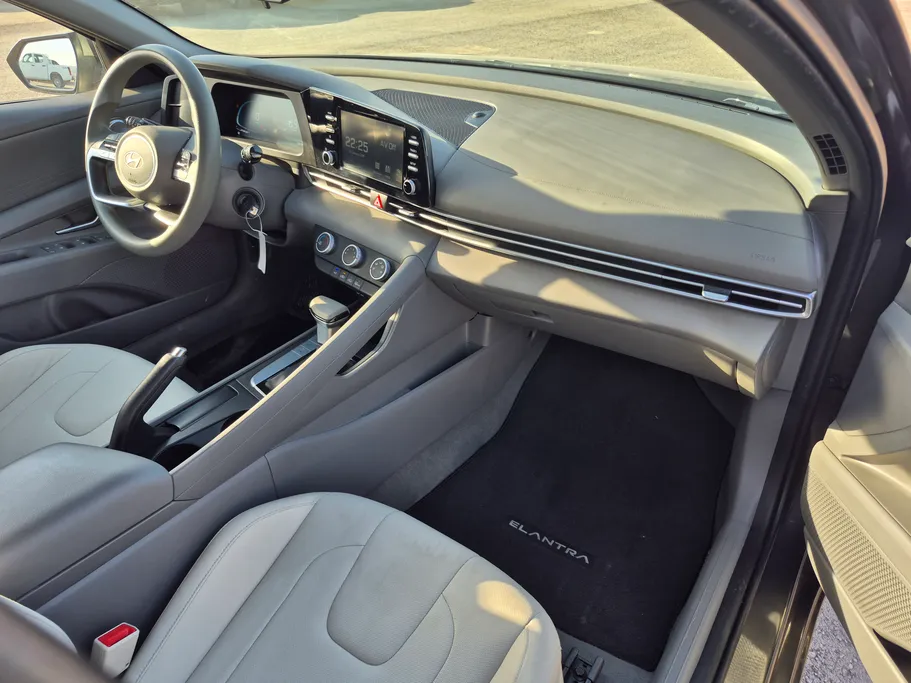 2024 Hyundai Elantra Smart 