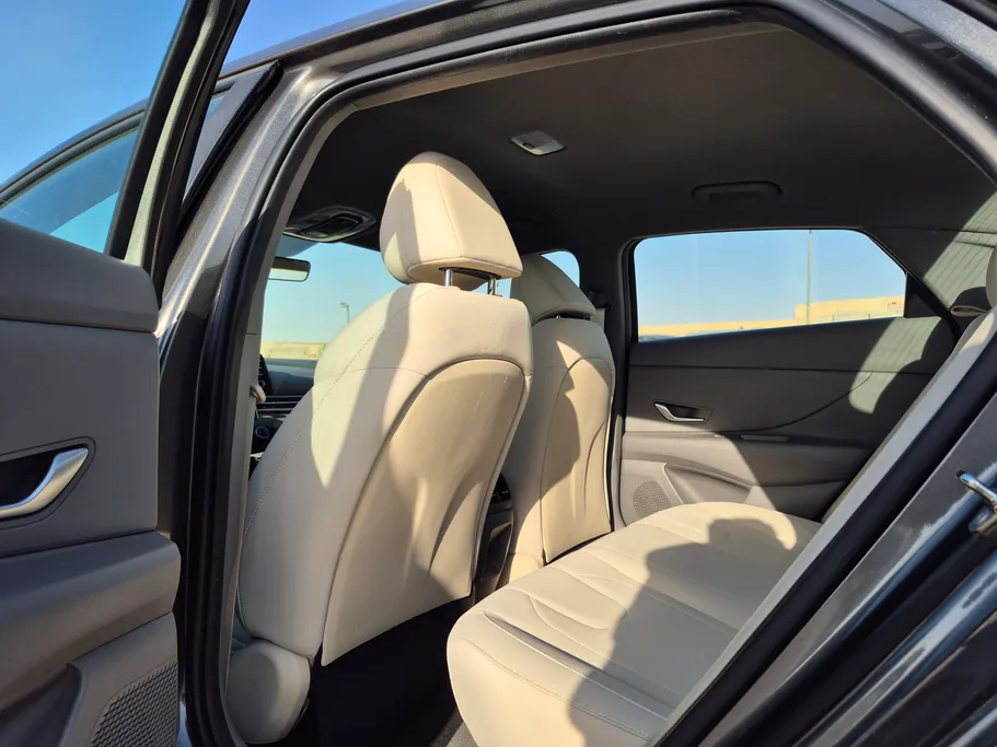 2024 Hyundai Elantra Smart 