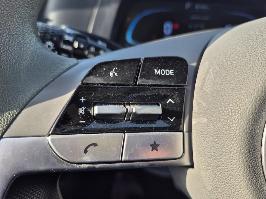 2024 Hyundai Elantra Smart 