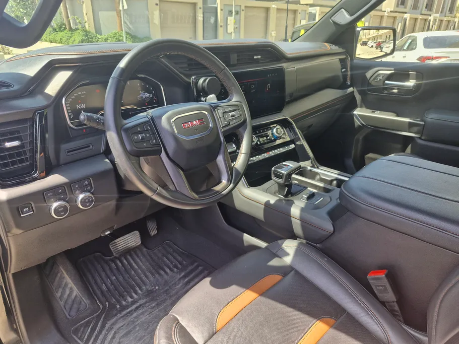 2024 GMC Sierra AT4 
