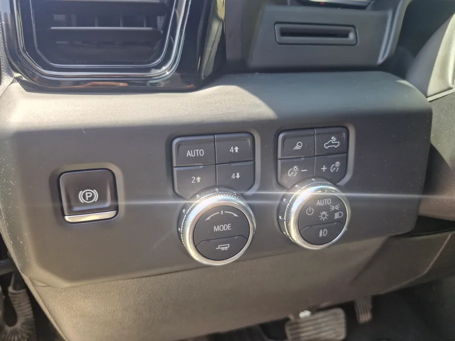 2024 GMC Sierra AT4 