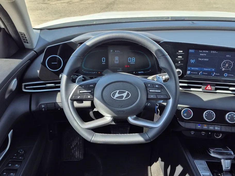 2025 Hyundai Elantra Smart 