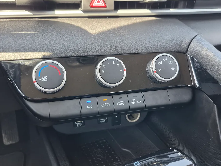 2025 Hyundai Elantra Smart 