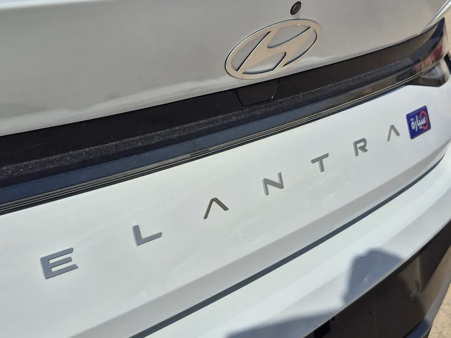 2025 Hyundai Elantra Smart 
