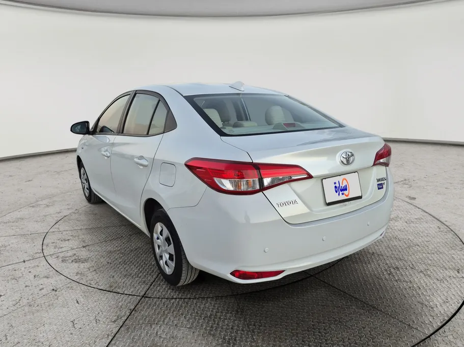 2022 Toyota Yaris  Y 