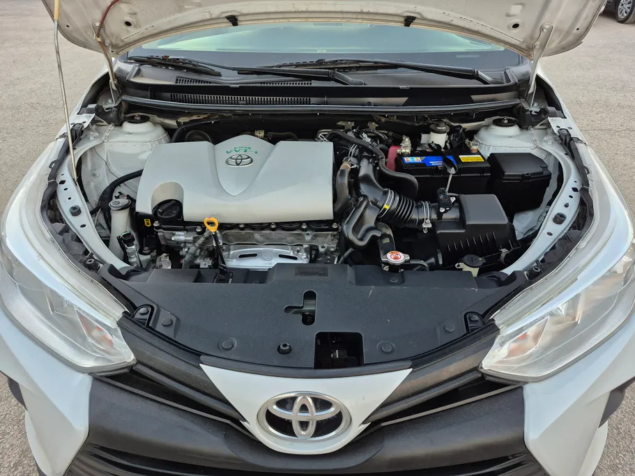 2022 Toyota Yaris  Y 