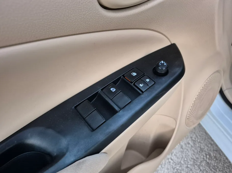 2022 Toyota Yaris  Y 