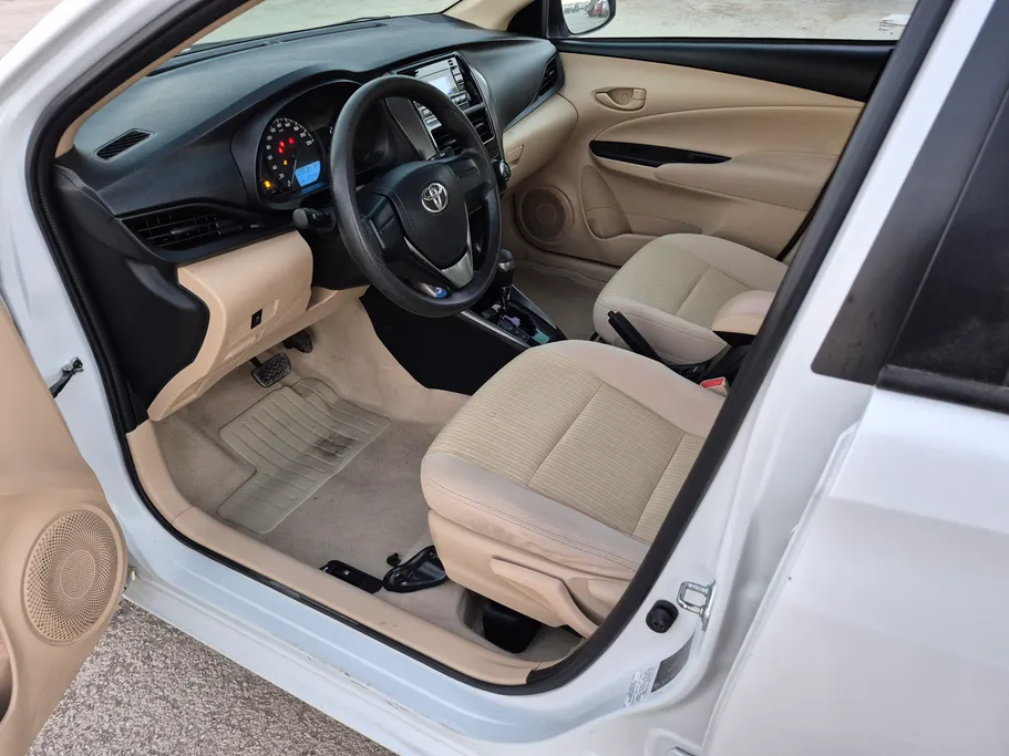 2022 Toyota Yaris  Y 