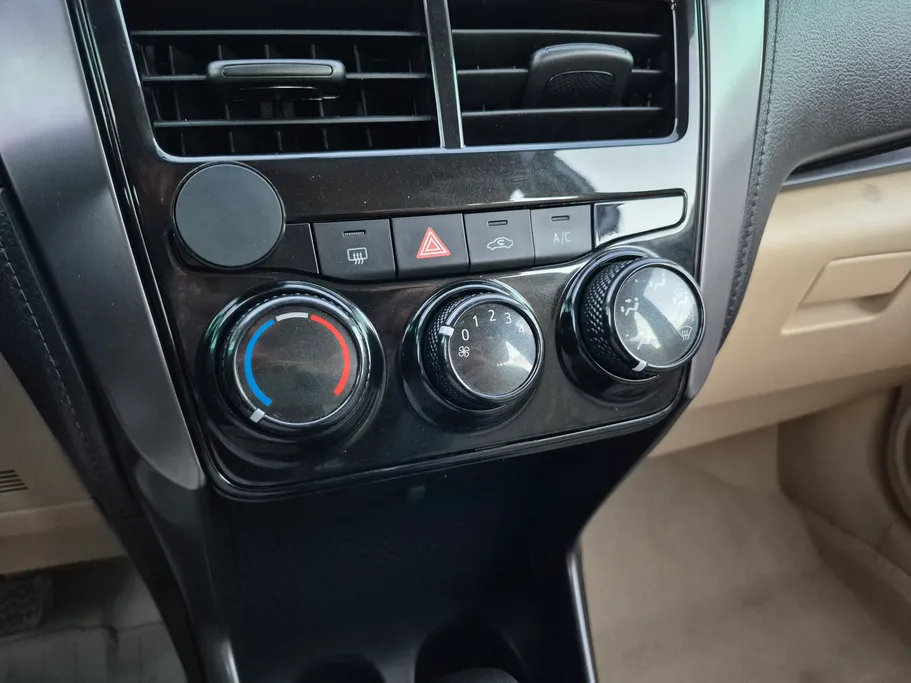 2022 Toyota Yaris  Y 