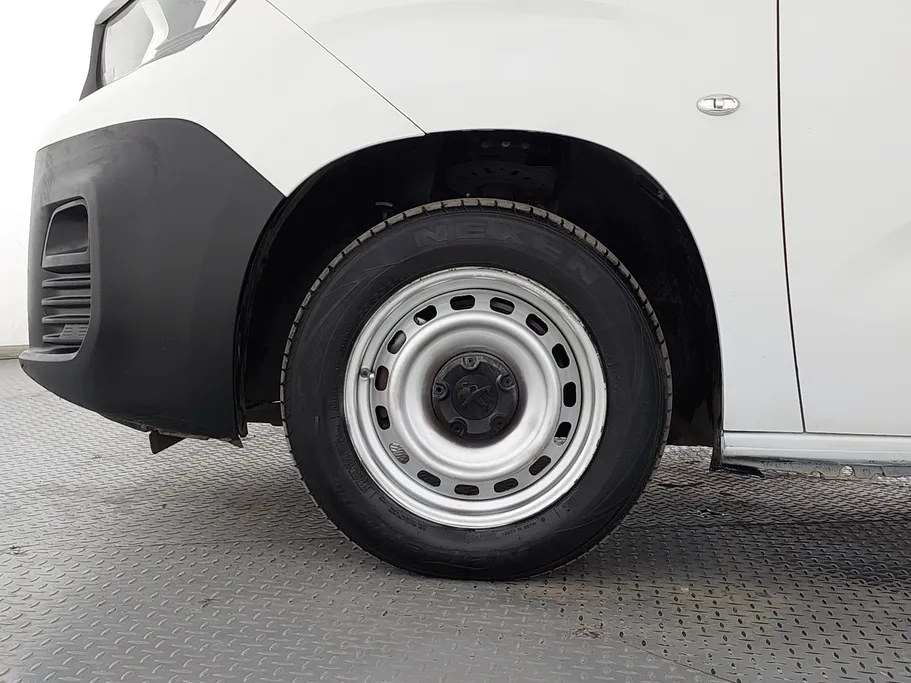 بيجو بارتنر Short van 2021 
