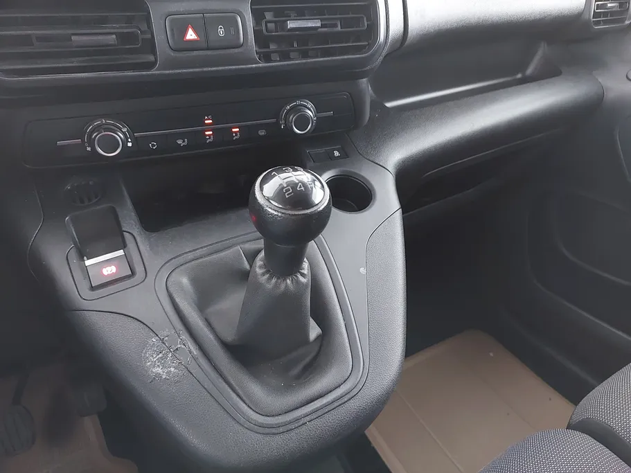 بيجو بارتنر Short van 2021 