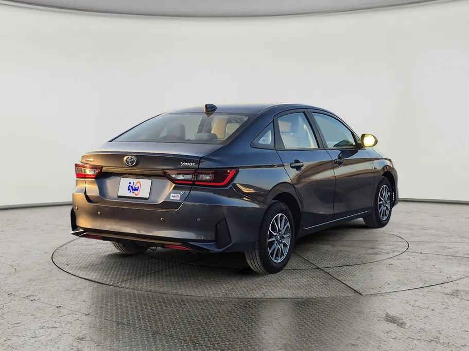2024 Toyota Yaris  Y 