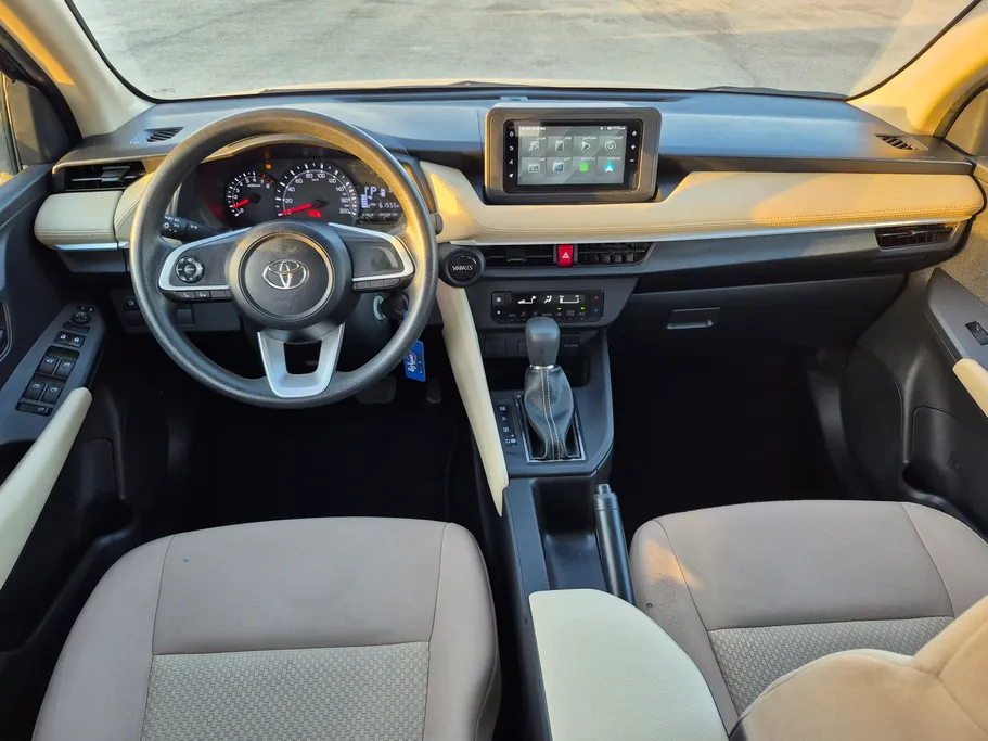 2024 Toyota Yaris  Y 
