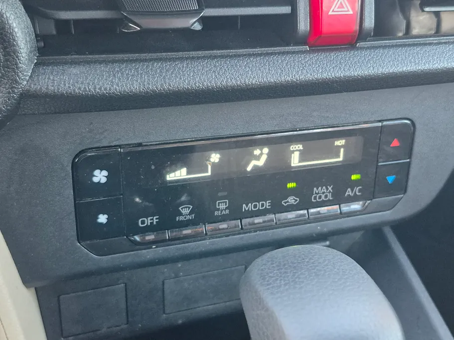2024 Toyota Yaris  Y 