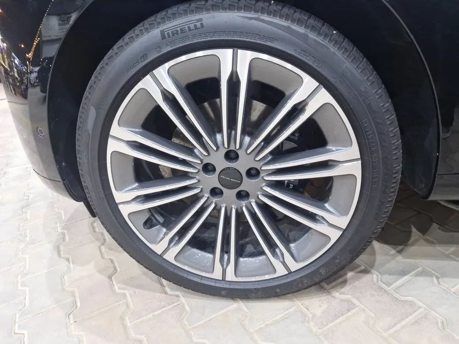 2026 Land Rover Range Rover Autobiography  