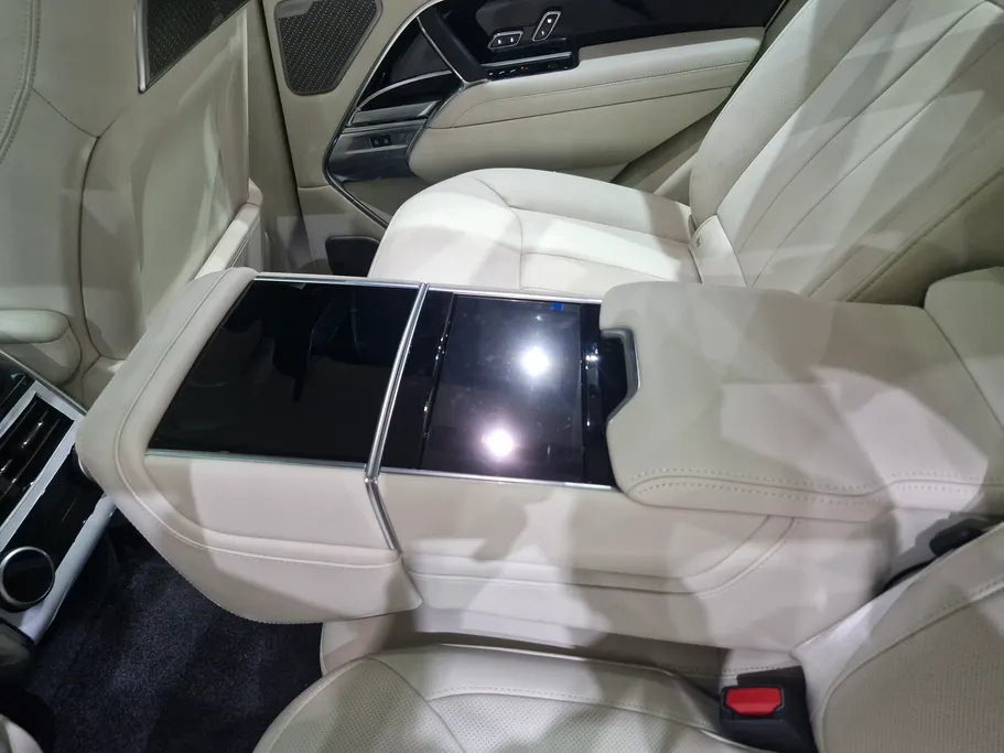 2026 Land Rover Range Rover Autobiography  