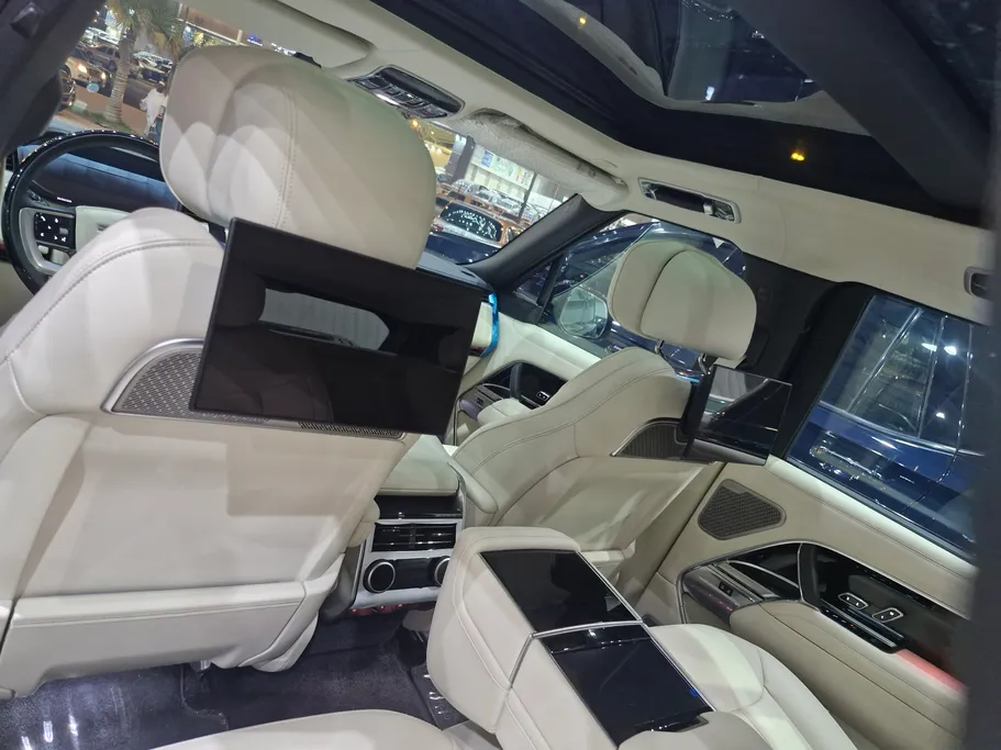 2026 Land Rover Range Rover Autobiography  