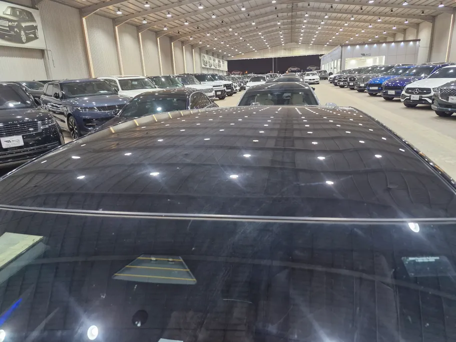 بي ام دبليو الفئة السابعة 740 i 2023 