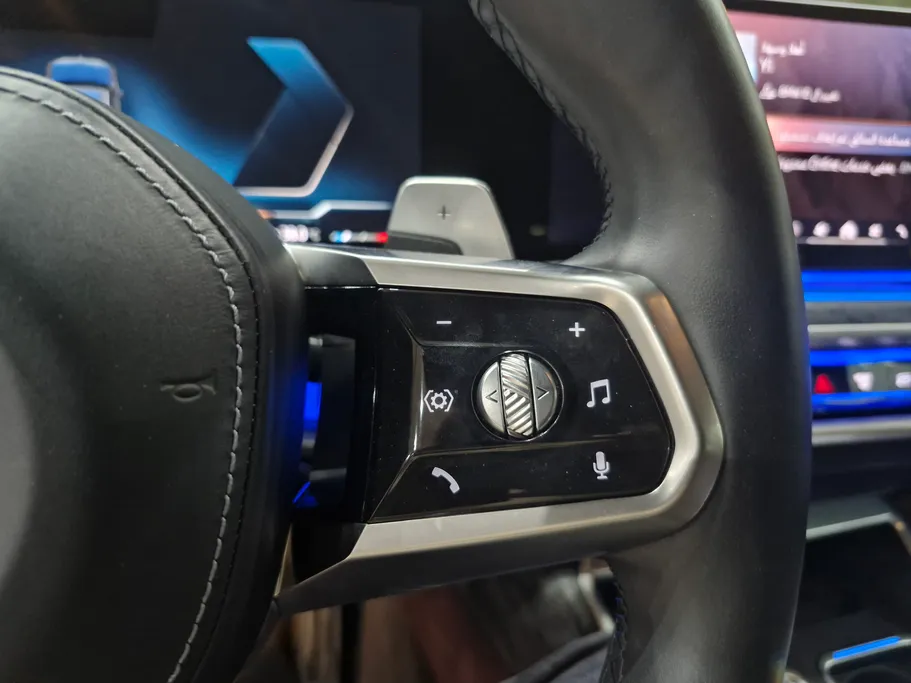 بي ام دبليو الفئة السابعة 740 i 2023 