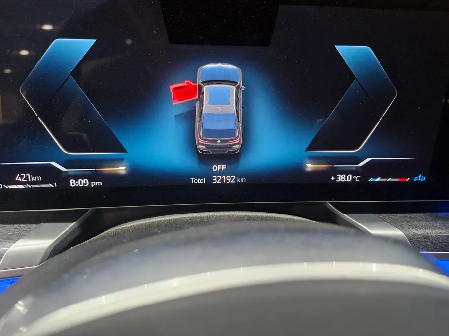 بي ام دبليو الفئة السابعة 740 i 2023 