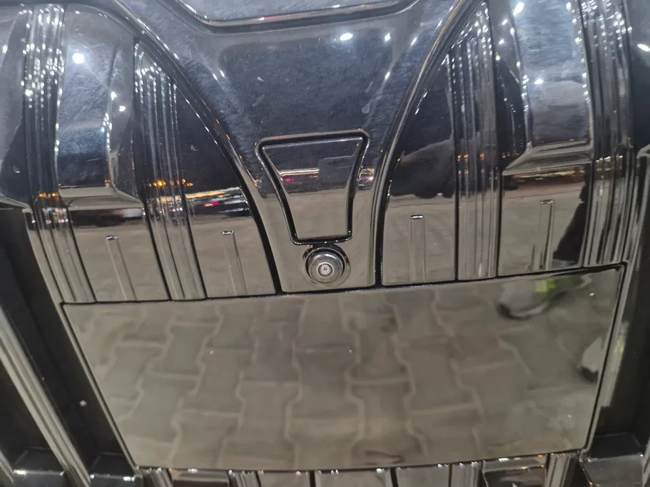 بي ام دبليو الفئة السابعة 740 i 2023 