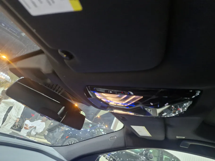 بي ام دبليو الفئة السابعة 740 i 2023 
