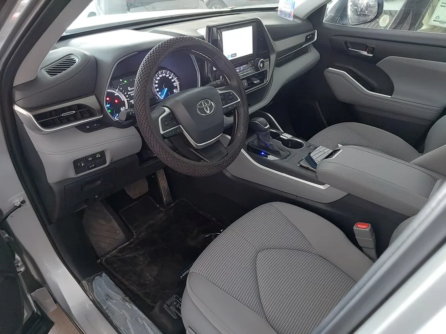 2024 Toyota Highlander GLE 