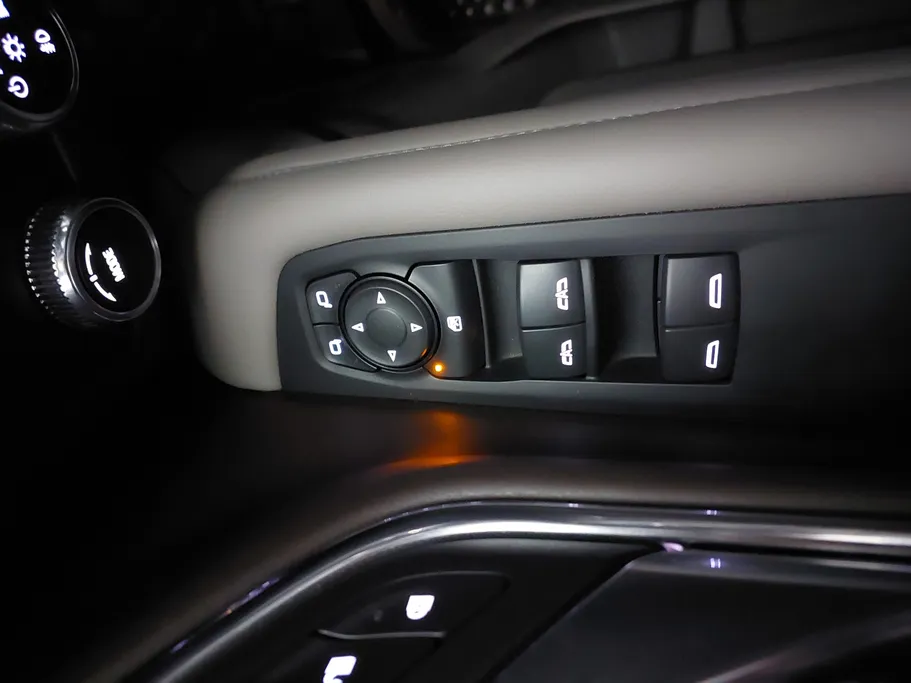 2023 GMC Yukon SLE 