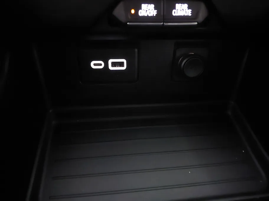 2023 GMC Yukon SLE 