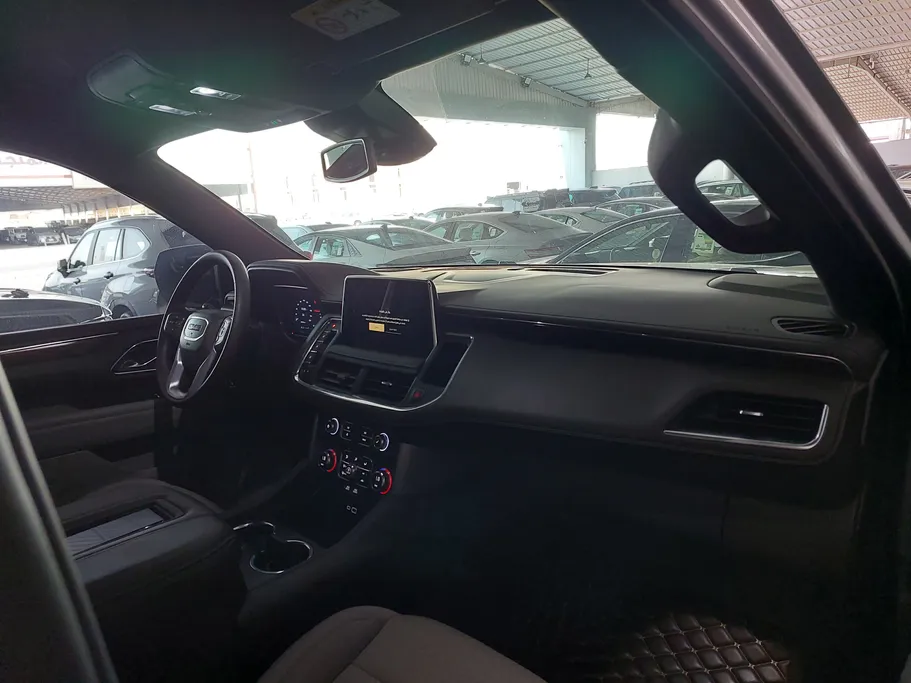 2023 GMC Yukon SLE 