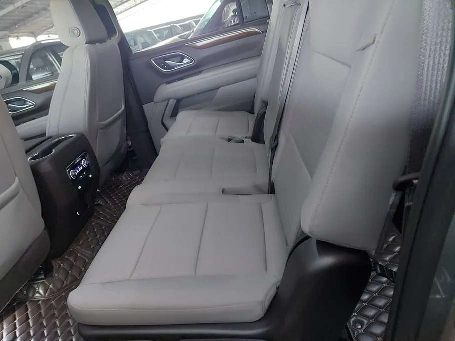 2023 GMC Yukon SLE 