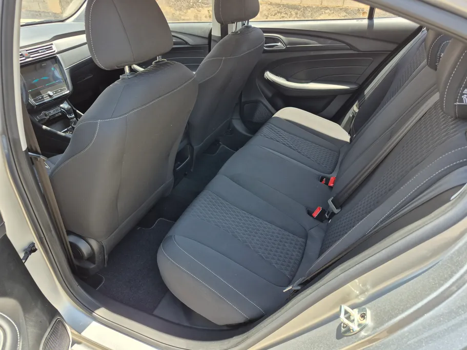 2025 MG 5 STD 