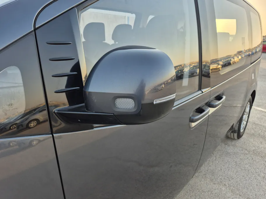 2024 Hyundai Staria Wagon 