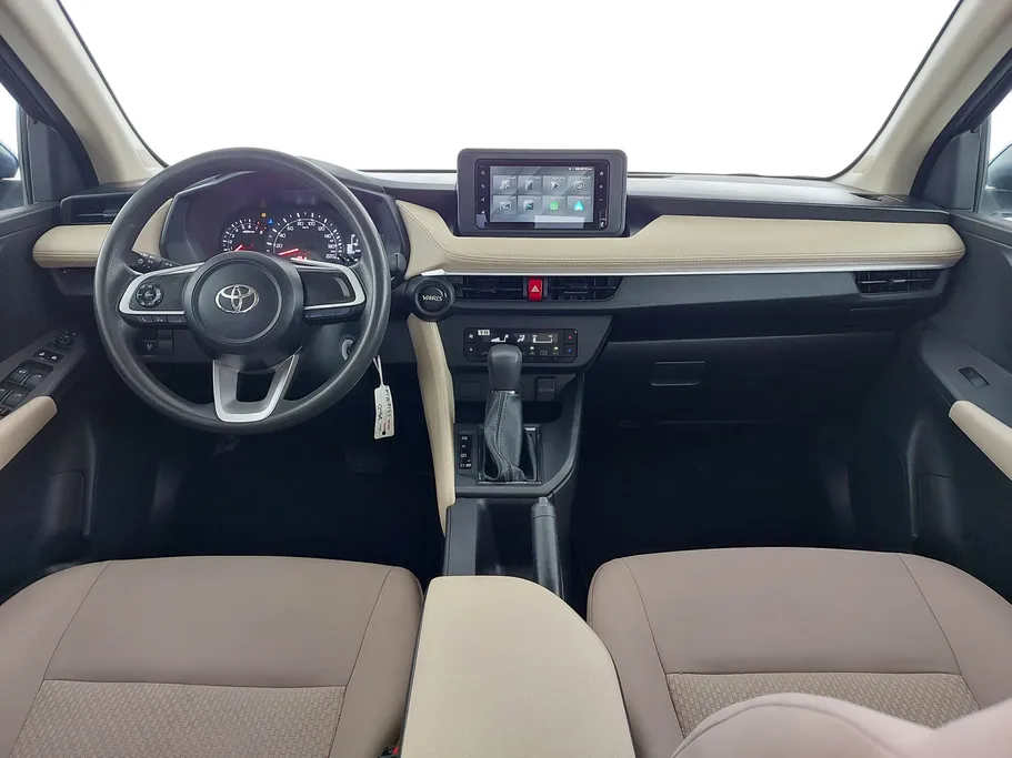 2024 Toyota Yaris  Y 