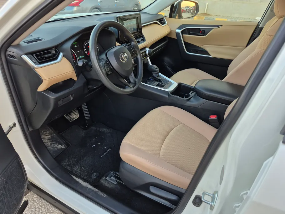 2022 Toyota RAV4 LE 
