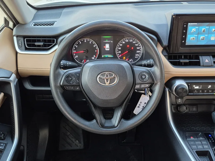 2022 Toyota RAV4 LE 