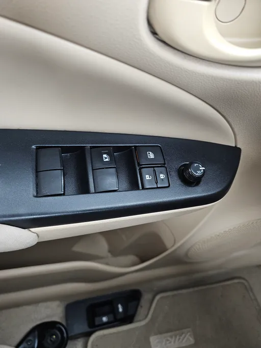 2022 Toyota Yaris  Y 