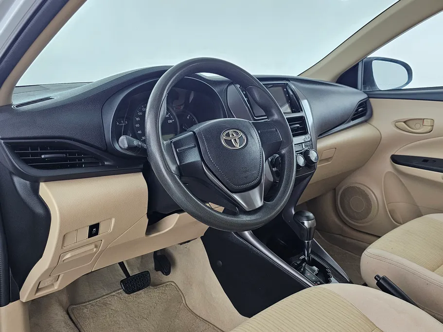 2022 Toyota Yaris  Y 