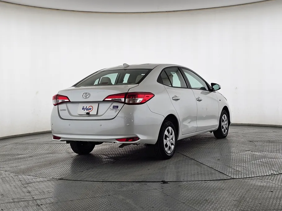 2022 Toyota Yaris  Y 