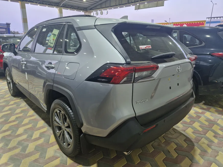 تويوتا راف فور XLE 2025 